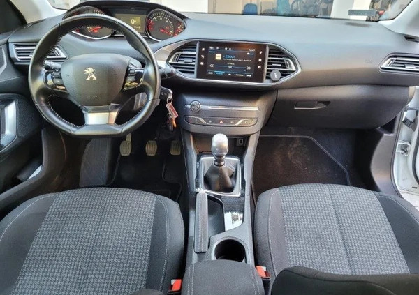 Peugeot 308 cena 36000 przebieg: 162000, rok produkcji 2017 z Kraków małe 232